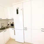 Stunning Bungalow, Pool, Terrace, Beach! Se12 아파트