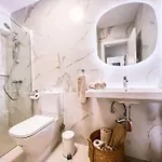 Stunning Bungalow, Pool, Terrace, Beach! Se12 아파트 아데제