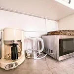 Stunning Bungalow, Pool, Terrace, Beach! Se12 아파트