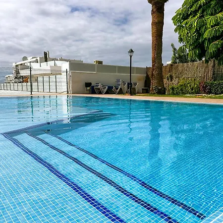 Stunning Bungalow, Pool, Terrace, Beach! Se12 아파트