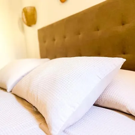 Apartment Stunning Bungalow, Pool, Terrace, Beach! Se12