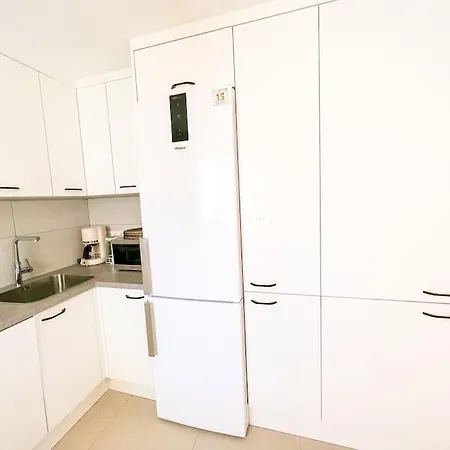 Stunning Bungalow, Pool, Terrace, Beach! Se12 아파트