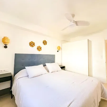 아파트 Stunning Bungalow, Pool, Terrace, Beach! Se12 아데제