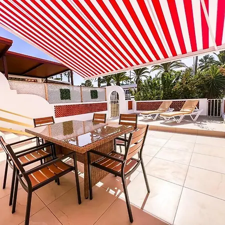 아파트 Stunning Bungalow, Pool, Terrace, Beach! Se12 *