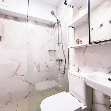 아파트 Stunning Bungalow, Pool, Terrace, Beach! Se12