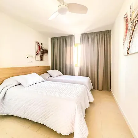 Stunning Bungalow, Pool, Terrace, Beach! Se12