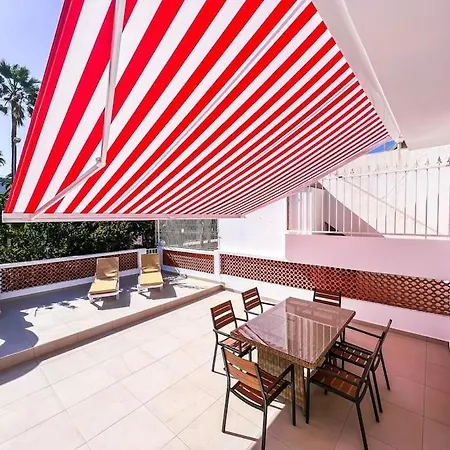 아파트 Stunning Bungalow, Pool, Terrace, Beach! Se12 *